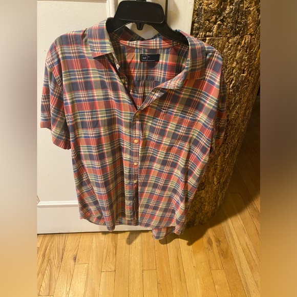 Gap men’s short  sleeves button down. Size xl. - Picture 1 of 4